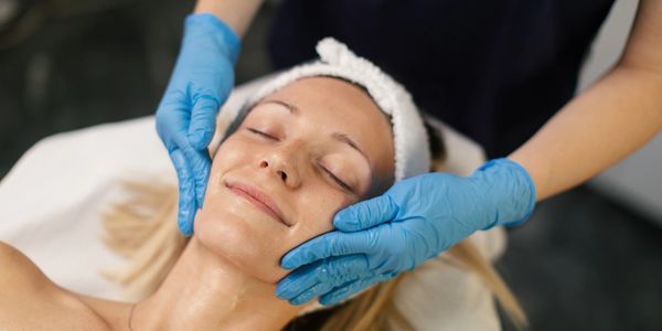 Woman receiving an O2 facial in Everett, WA at Autumn Noel Esthetics