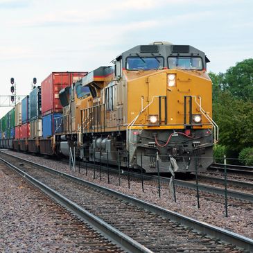 Transportation of cargo on a railroad 