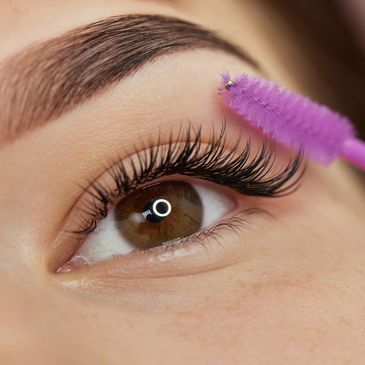 Showing end result of Classic Eyelash extension