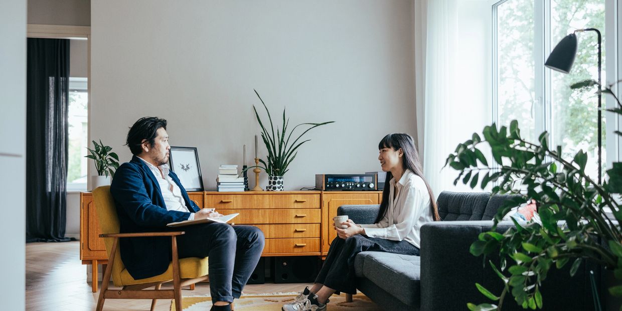 Psychiatric consultation in a modern Baltimore clinic office