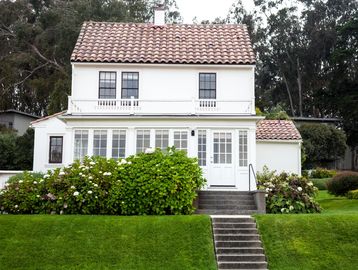 Close picture of a house