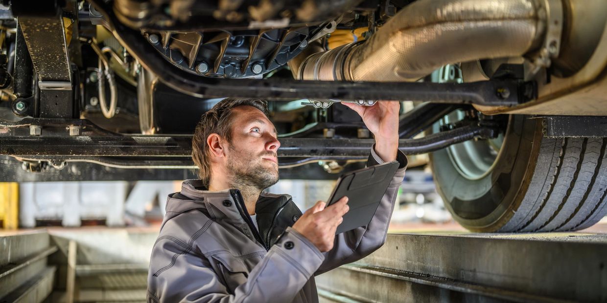 Tie rod ends replacement successfully finished by a professional mechanic