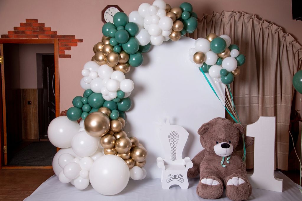 balloons and arch included: $400

Bear and table are not included 