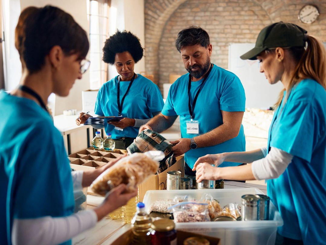 Food for Neighbors volunteers