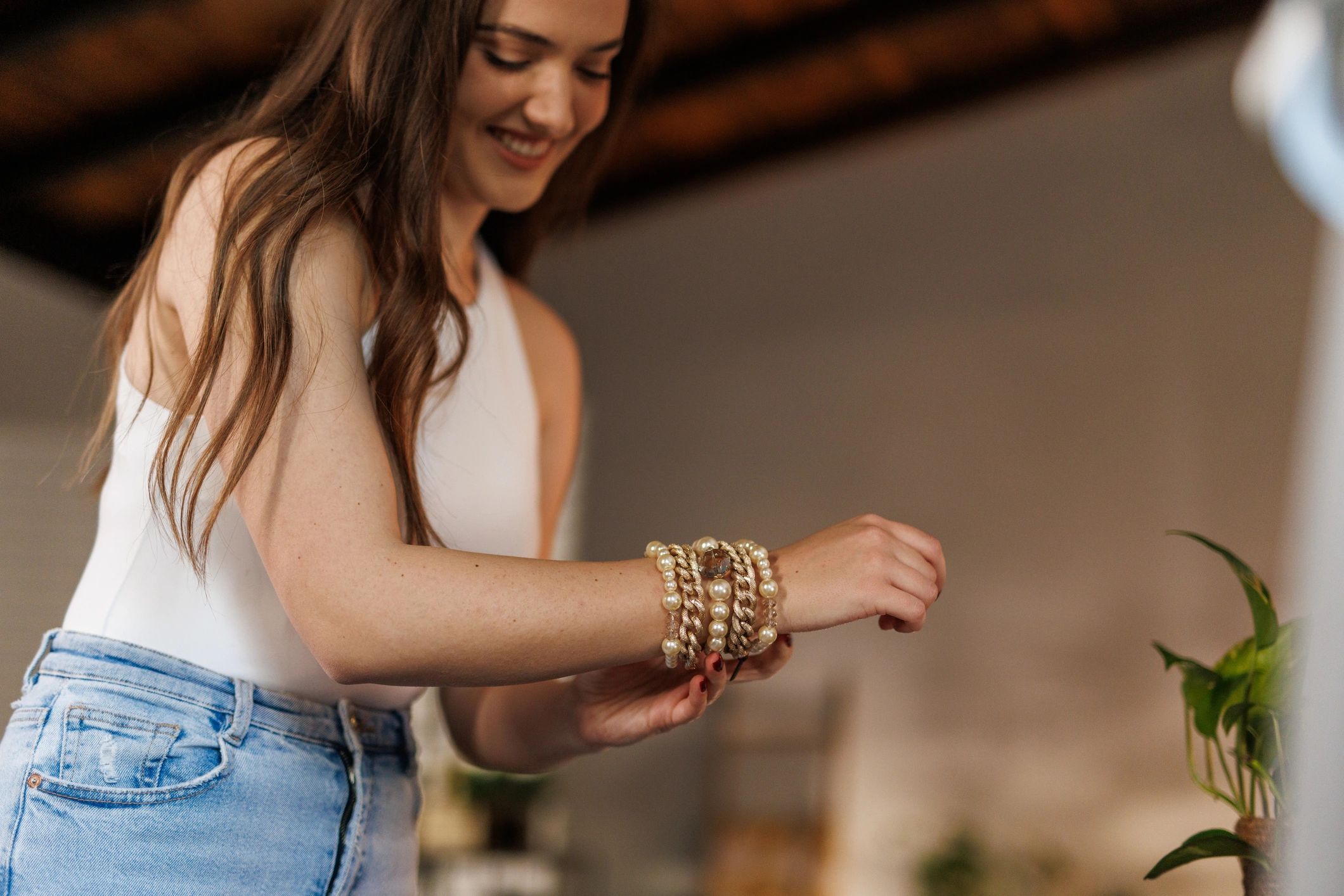 Your perfect fit: Bracelet sizing tips & guide.