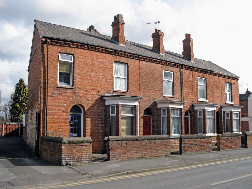 4 bedroom apartments or houses