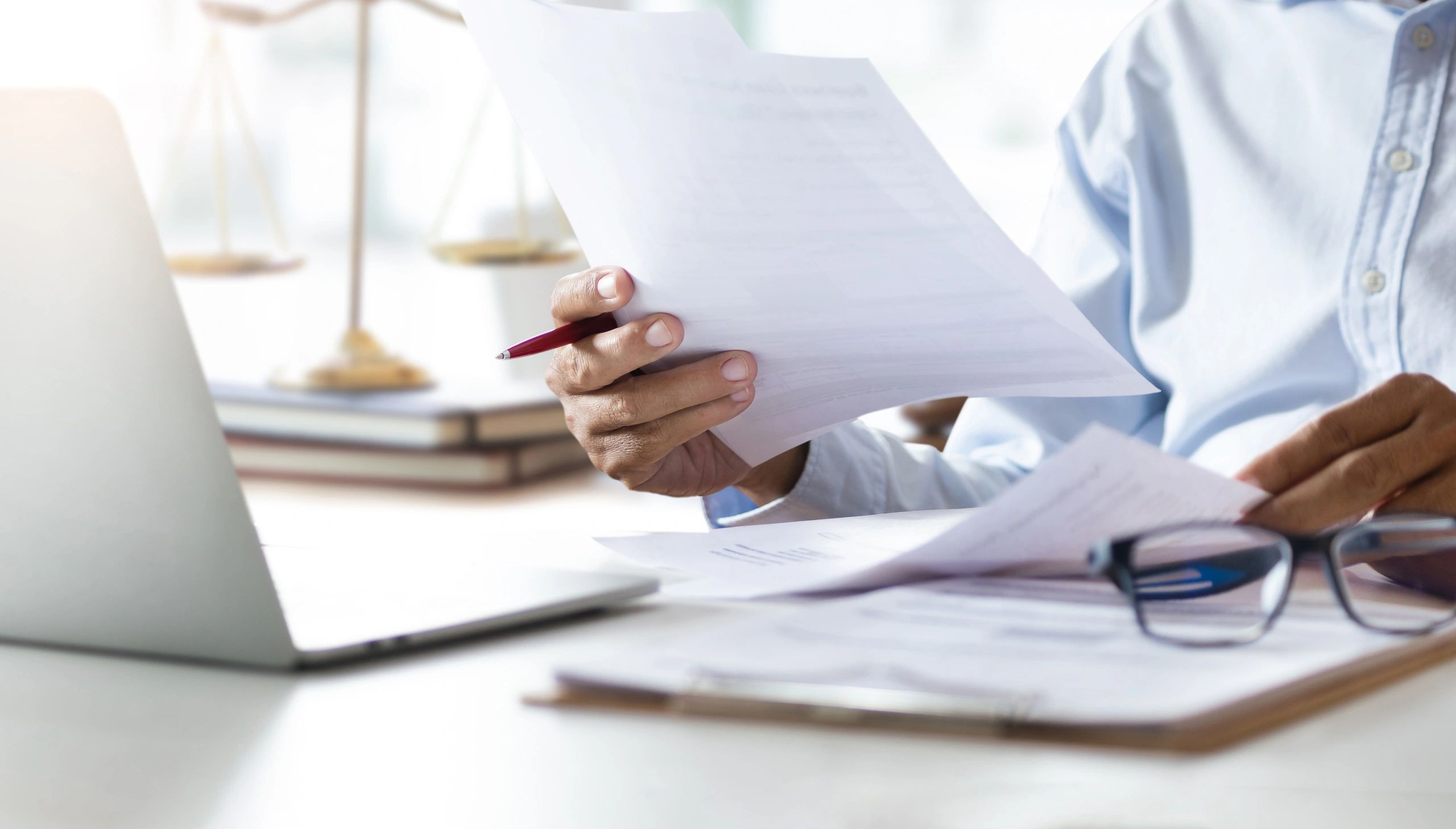 Contract review and negotiation 