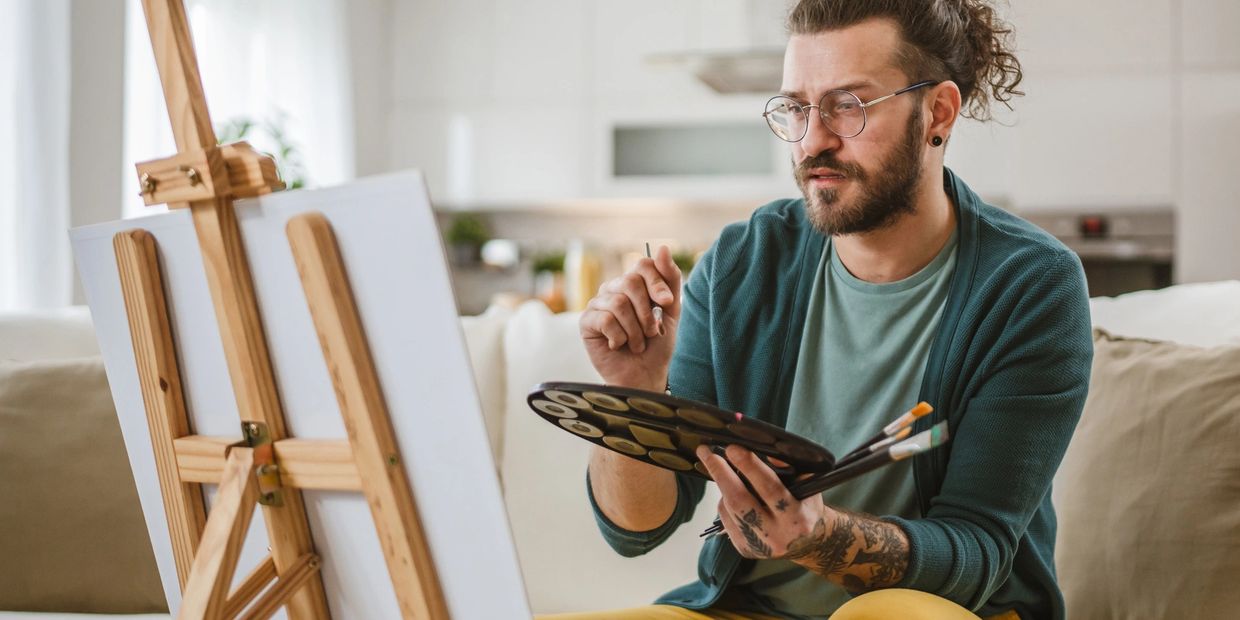 We work with visual artists, musicians, dancers and film makers and assit them to find venues for th