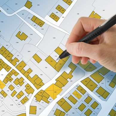Pianificazione e gestione del territorio: precisione catastale e supporto tecnico per ogni esigenza edilizia.