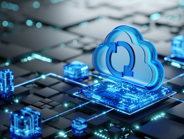 3D cloud icon with sync arrows over a digital circuit board.