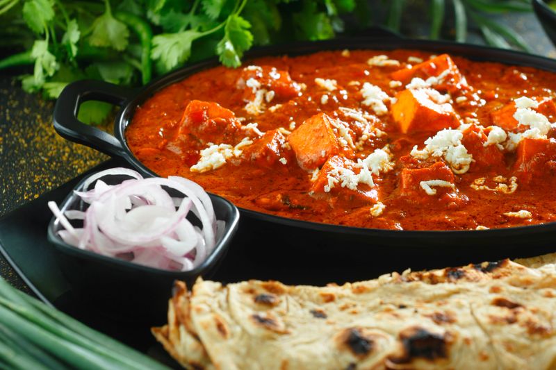 Paneer Lababdar is a popular North Indian dish made with paneer (Indian cottage cheese) cooked in a rich and creamy tomato-based gravy.
