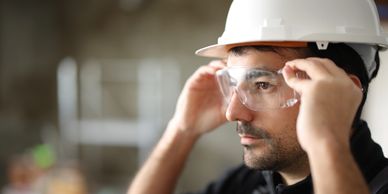 Red Eye
Eye Injury
Eye Emergency
Something in eye
Light sensitive 