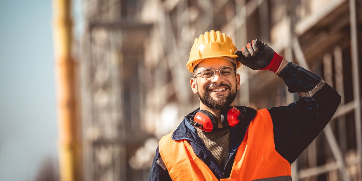 Fence foreman leading crew on wood, chain link, ornamental installs in Kansas City/Grandview MO