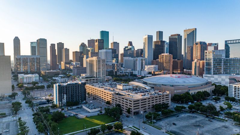 Aerial view of downtown Houston and the Toyota Center.