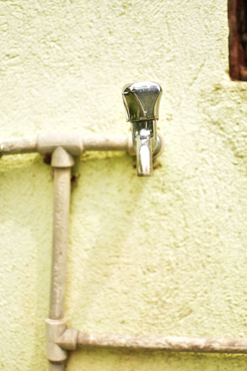 water brass faucet,Old rusty water tap