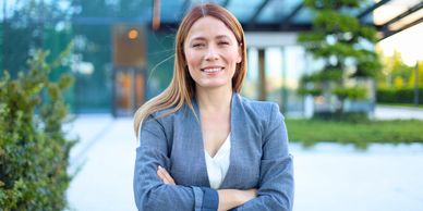 Professional headshot outdoor office Irvine – business portrait