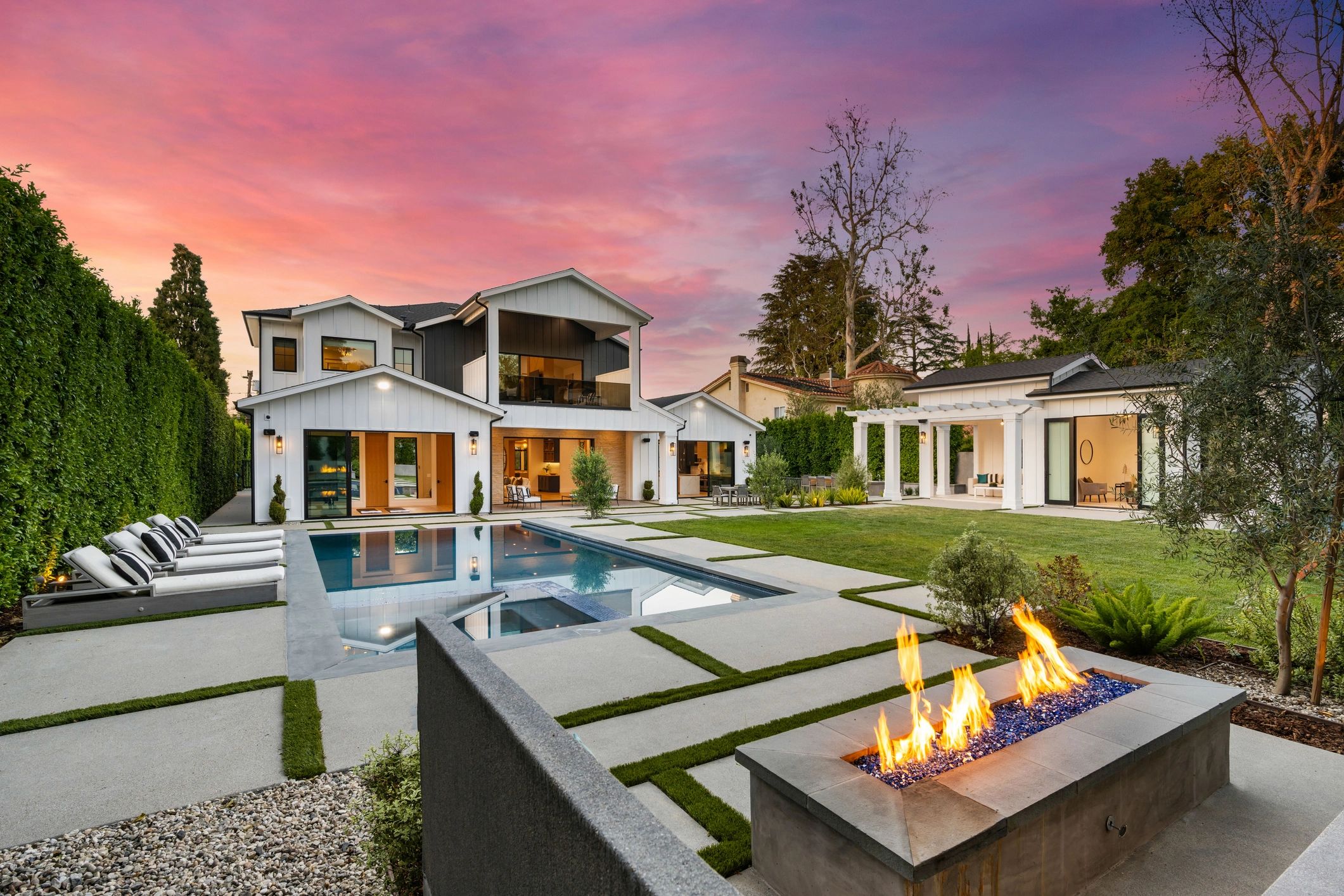 Pro tree and landscaping