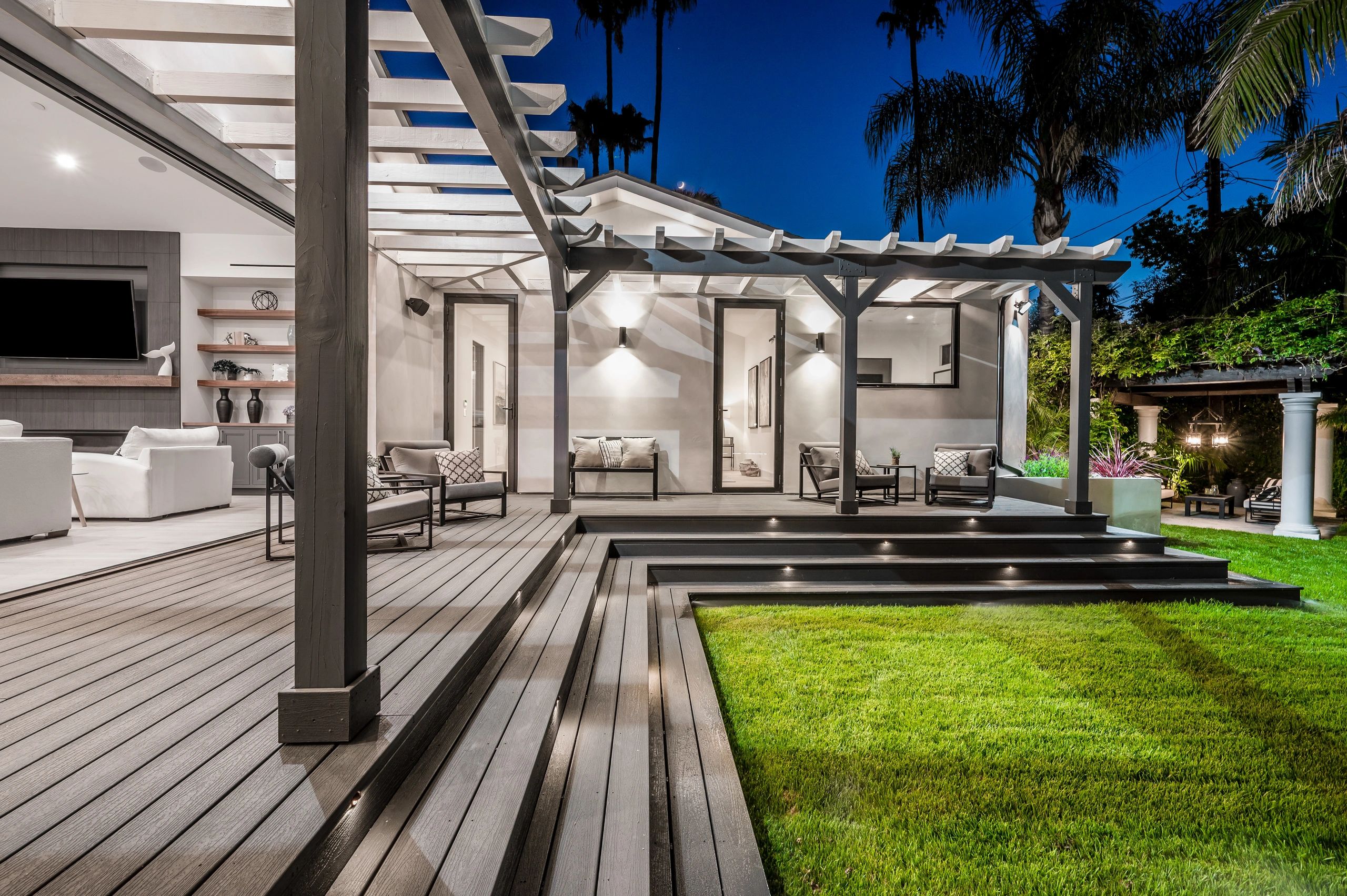 Expert Decking & Renovation Services | SoCo Construction