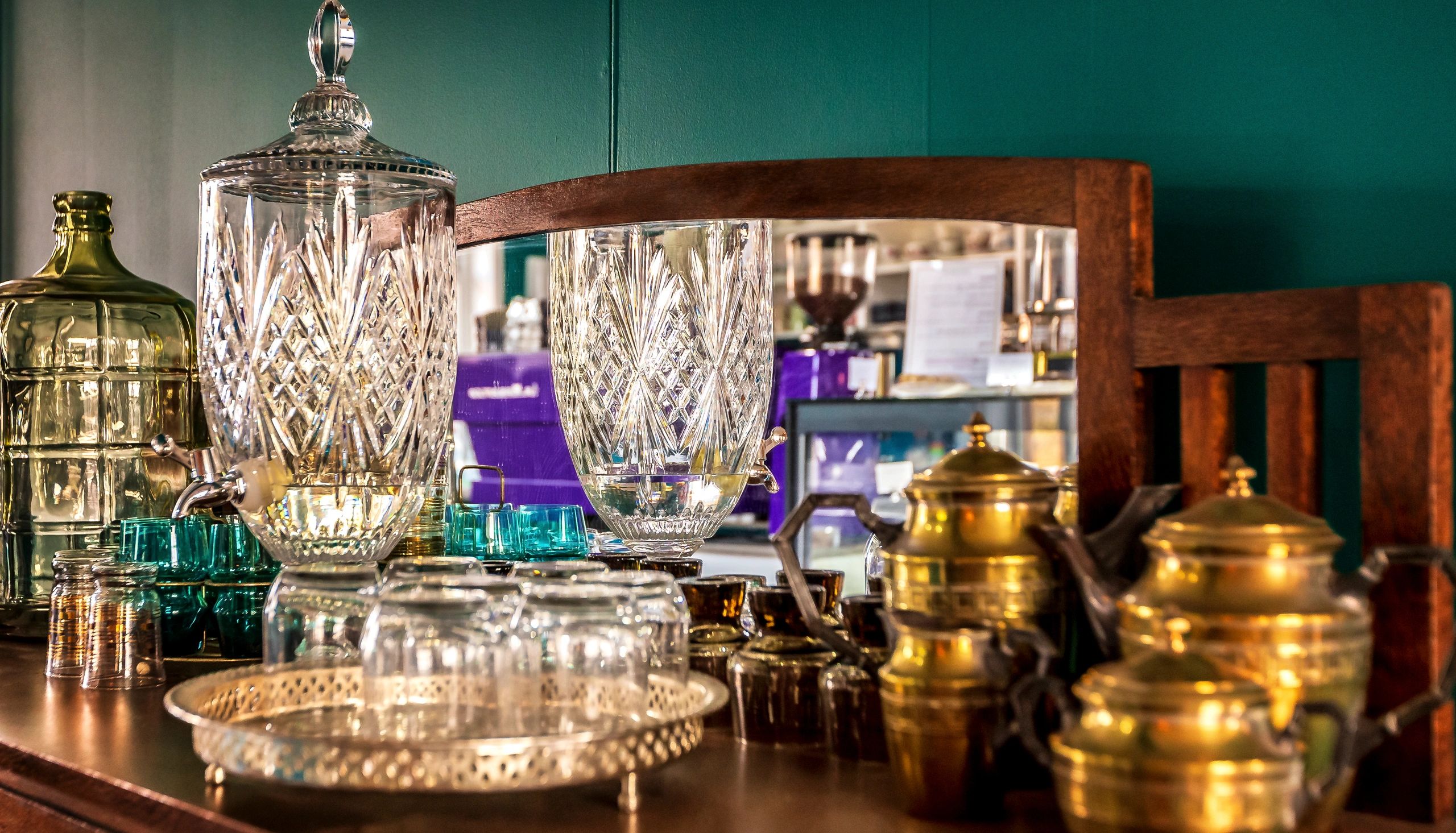 Antique 'N Eat
