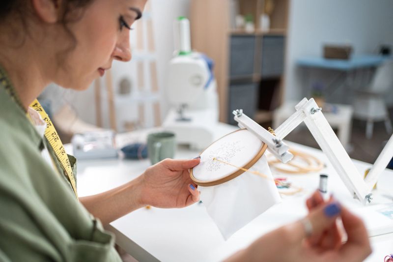 The art of tailoring by hand