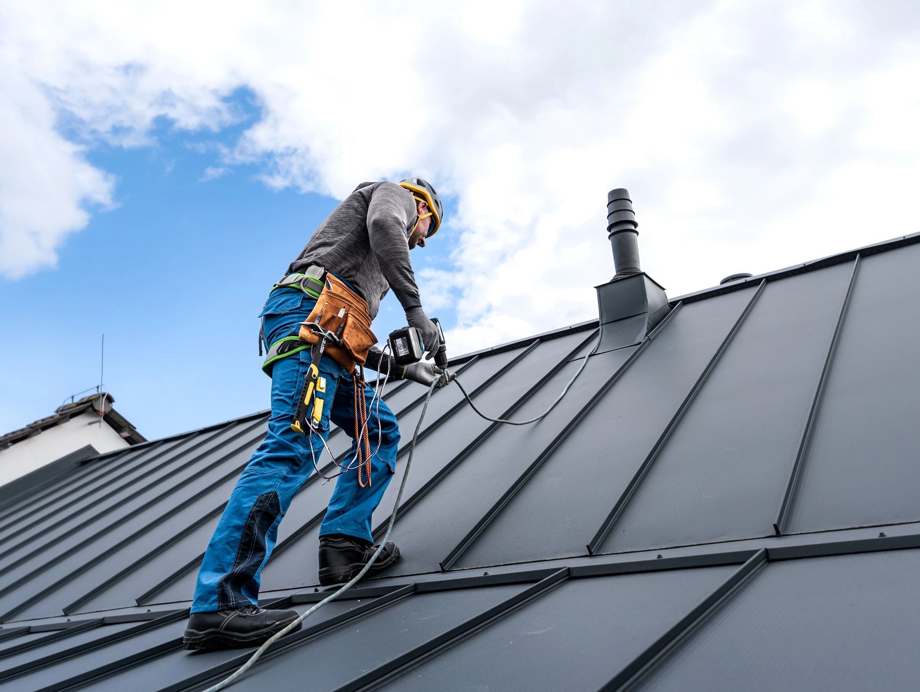 Louisiana roofing team ready for storm damage repairs