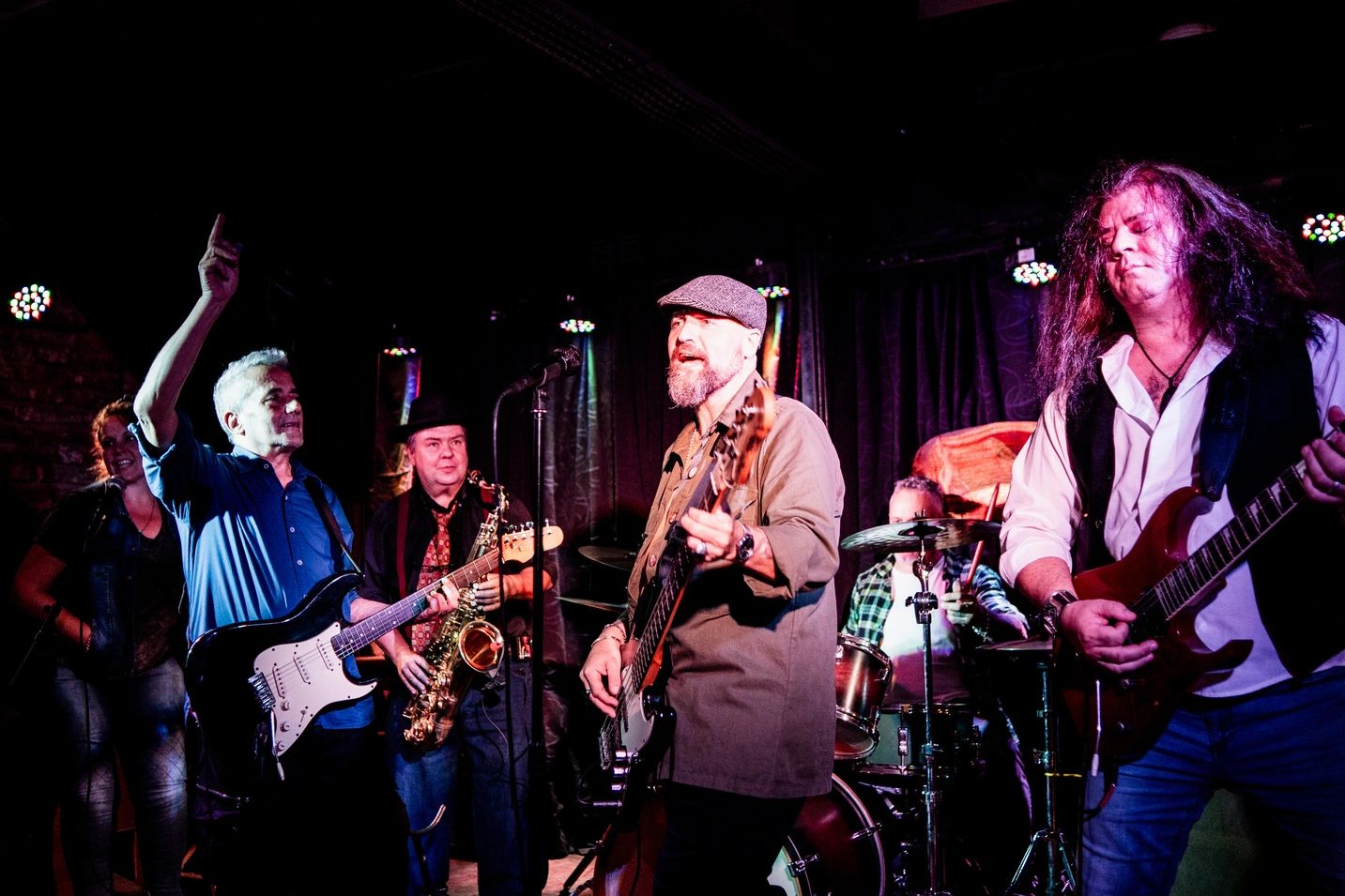 Live band at Knights Tavern bar and grill in  Plantersville, Texas