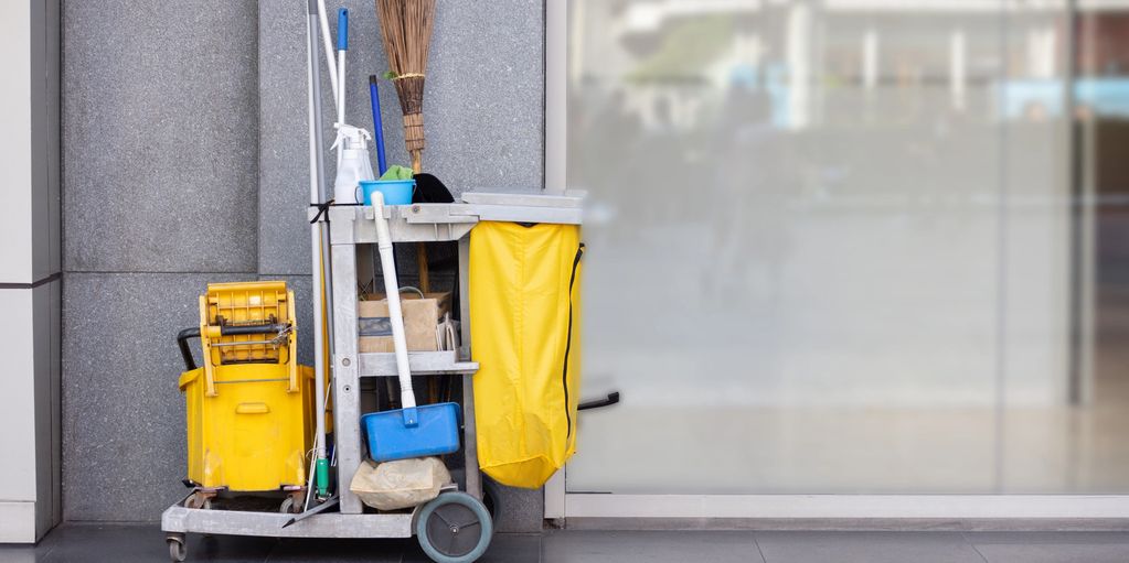 Limpeza e conservação

 Limpeza técnica e industrial

 J

 Limpeza e higienização hospitala