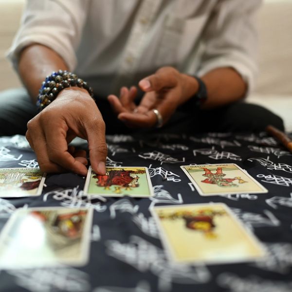 Getting a psychic tarot reading