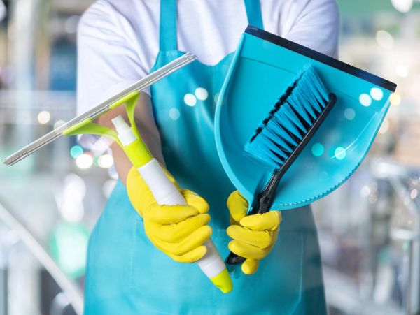 Empresa de limpieza profesional con equipamiento de calidad en Gran Canaria — Avaclean