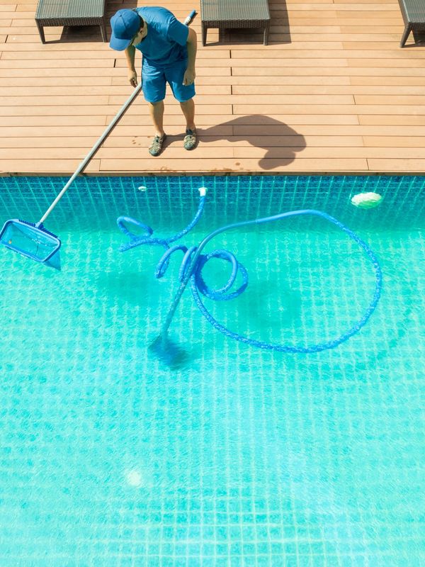 palm coast florida, best pool maintenance. vacuum pools, seasonal pool maintenance, salt water pool