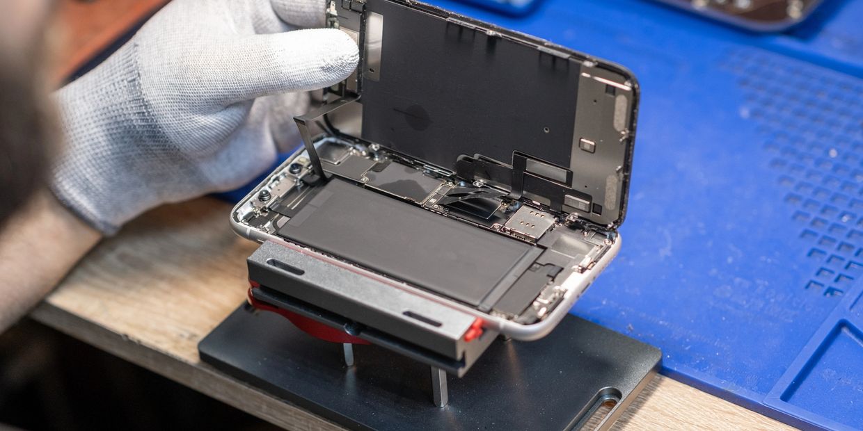 iPhone XR Screen Replacement! Fast & Reliable Service with Premium quality product.