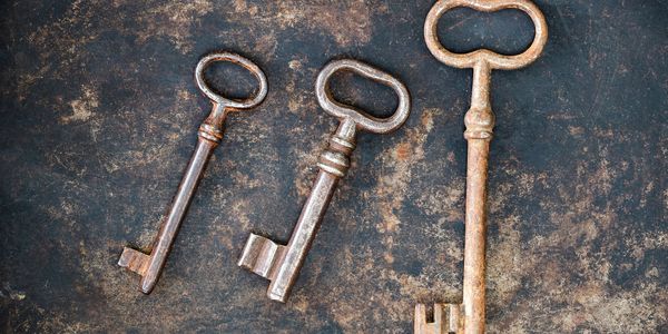 Top-rated escape room in Hochatown with family-friendly games, thrilling puzzles, and unique themes.