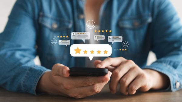 Alerts on a phone showing 5 Star Reviews