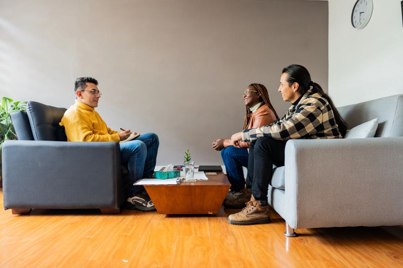 Couple during therapy session at the clinic