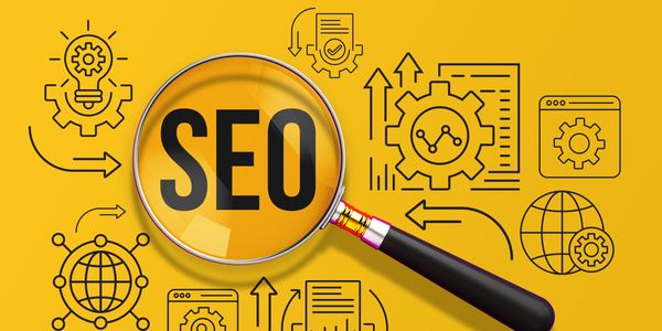 Genom ett aktivt SEO-arbete gör vi så att du syns bättre i sökresultaten hos Google eller ChatGPT.