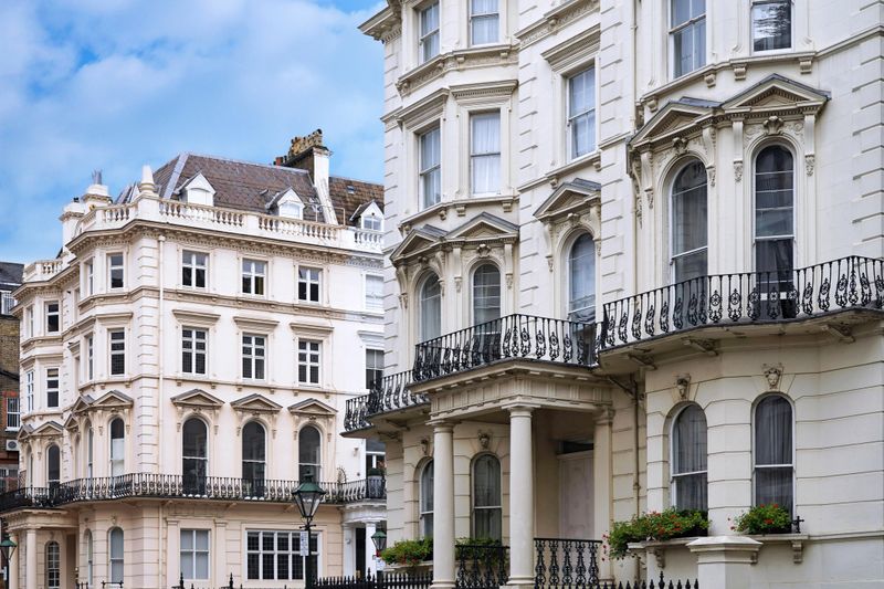 Elegant old apartments or townhouses in central London