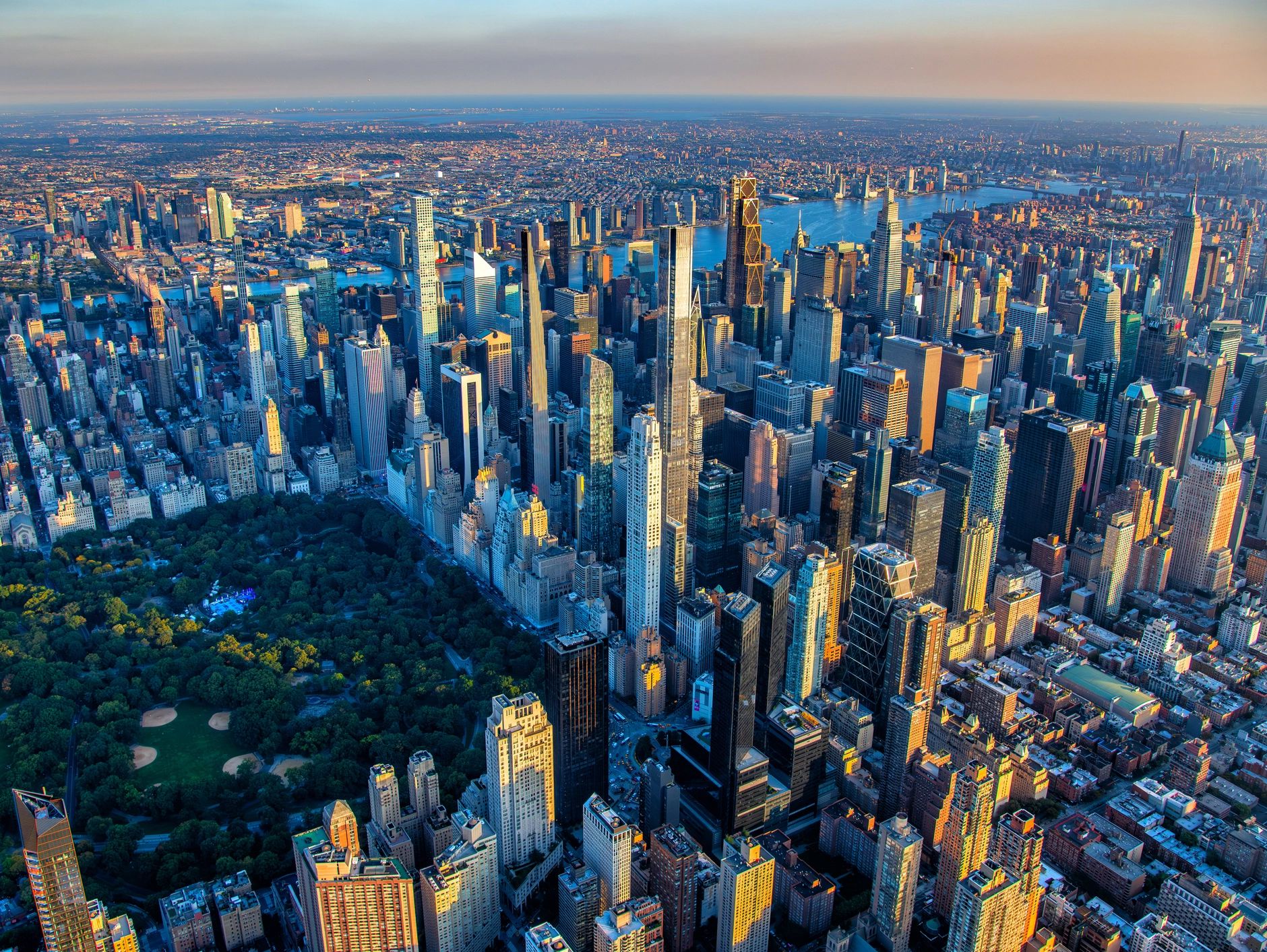 Big city , single parent, luxury life 