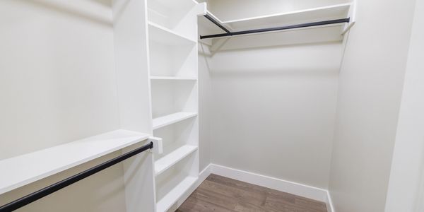 Local Handyman, custom closets and shelves, garage organization systems,
wood trim and moldings