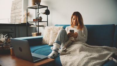 This represents journey2you offering online counselling across the uk