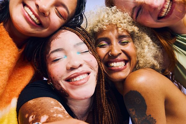 Jennifer Bassi Perfecting Her Brows & Lips