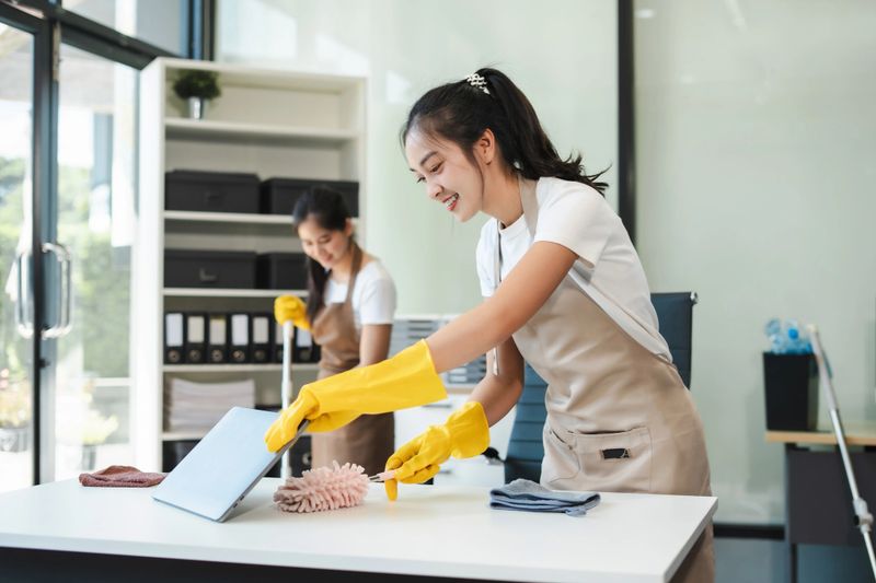 Online cleaning service, Office cleaning service clean, Professional Housekeeping.