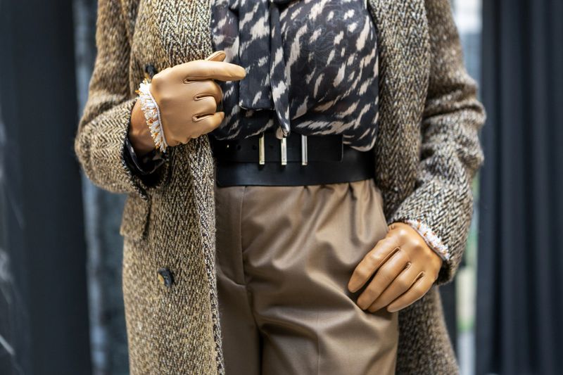 Elegant Fashion Details Stylish Women Outfit beige Leather Gloves and Belt, Tweed Blazer and Printed Blouse for Trendy Looks in Modern Wardrobes, neutral tones for fall and winter