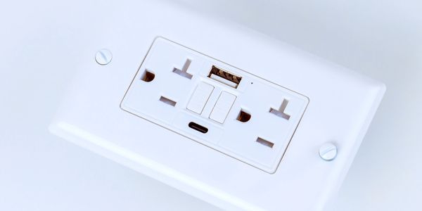 Electric Outlet Electrician Install