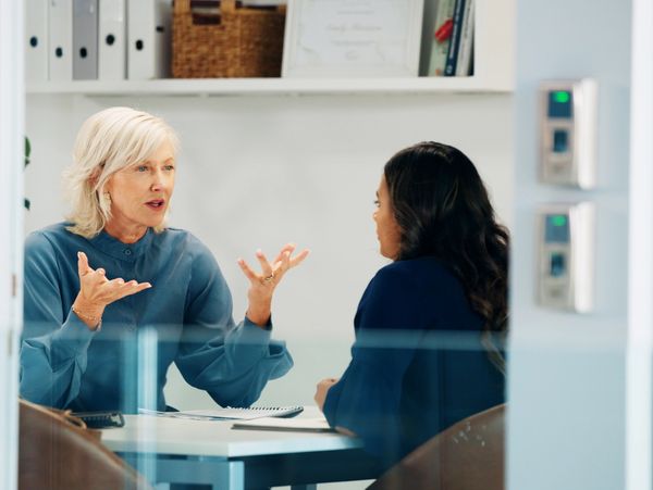 Hr talking in metting 