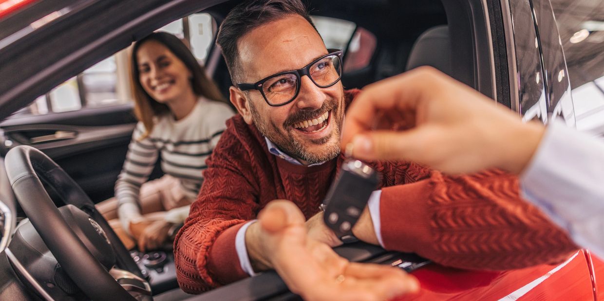 guida l'auto al posto del cliente