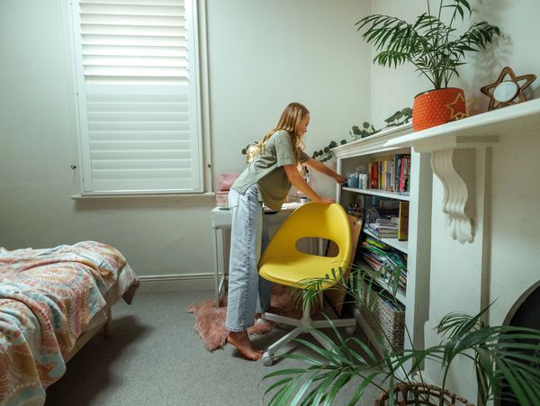 Decluttering bedroom