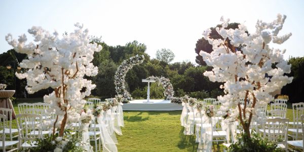 Destination wedding decoration with white theme