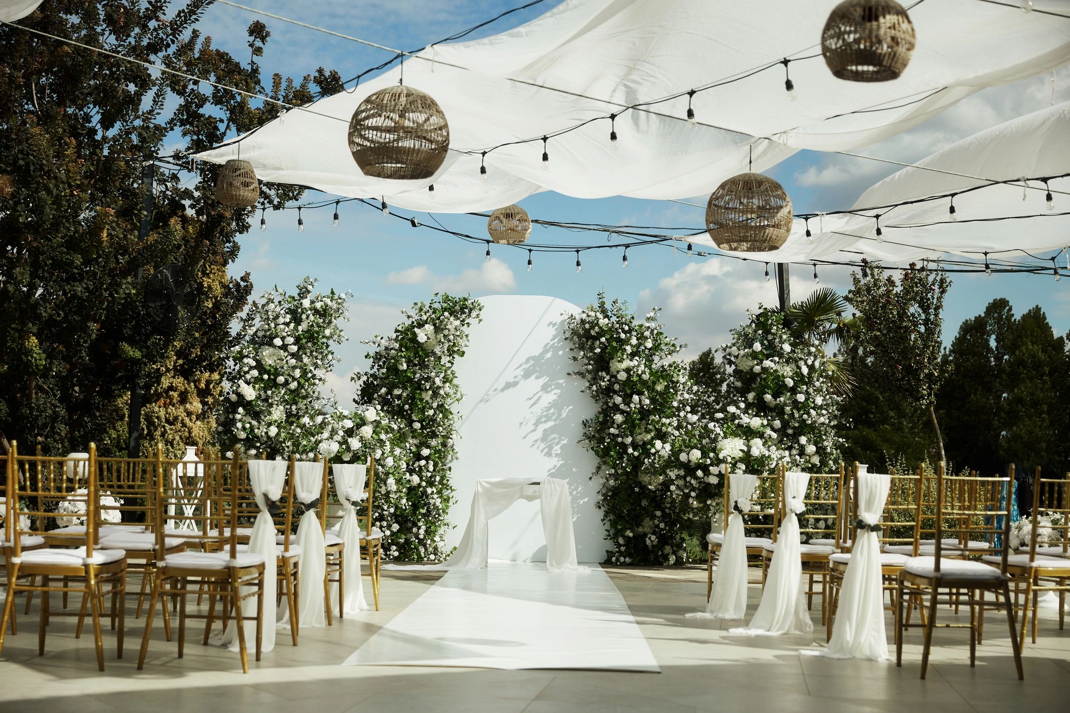 Top Party Rentals: Chairs and Tables for Your Events
