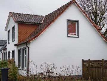 Keep your home looking like new with our soft washing services. Say goodbye to those green patches.
