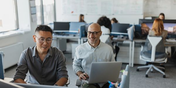 especialistas en tecnología con amplia experiencia en TI, Inteligencia Artificial y GIS